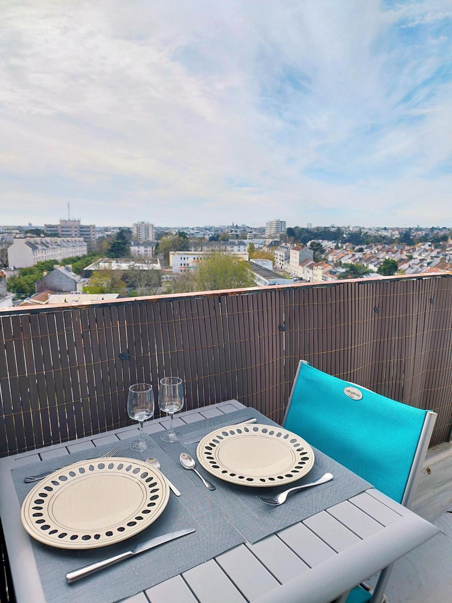 Charmant Appartement Lumineux - Dernier Etage Avec Balcon - Proche Centre-Ville Nantes Esterno foto